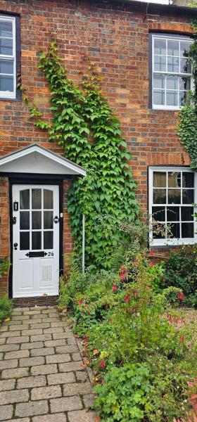 Victorian Cottage in Stony Stratford Centre